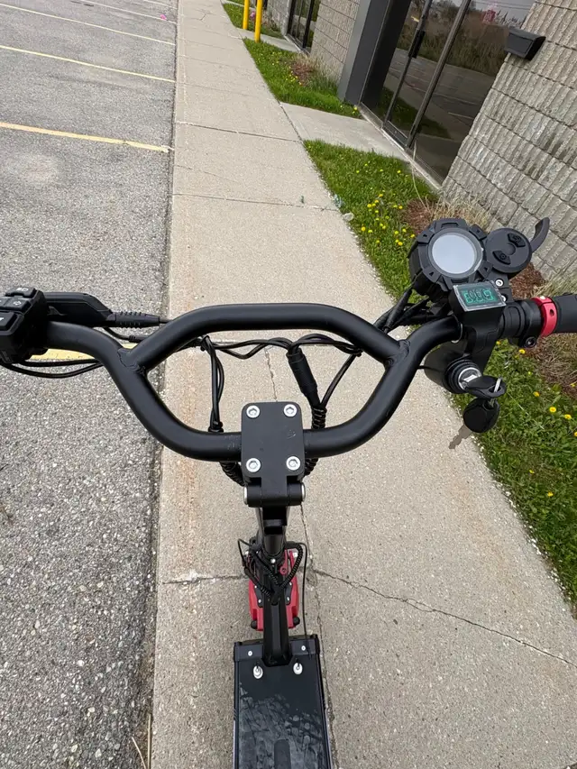 Synergy Tsunami Dual 1200W Electric Scooter - Photo 3