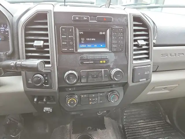 2018 Ford Super Duty F-350 SRW XL 4WD 6.7L POWER STROKE DIESEL-C - Photo 13