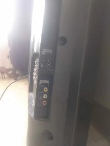 used Sony TV for sale has blue line in working condition - Photo 2