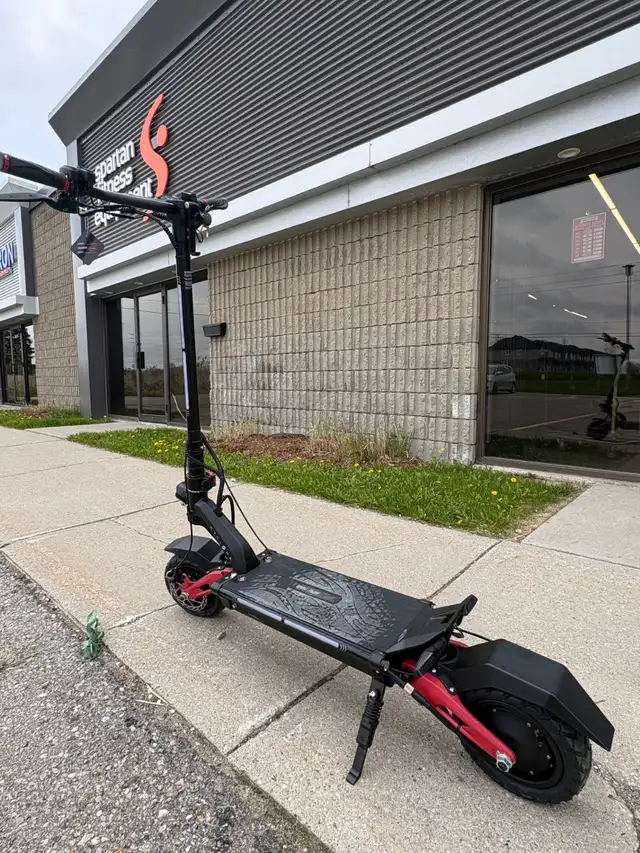 Synergy Cyclone Dual 1000W Electric Scooter - Photo 2