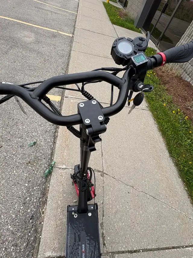 Synergy Cyclone Dual 1000W Electric Scooter - Photo 3