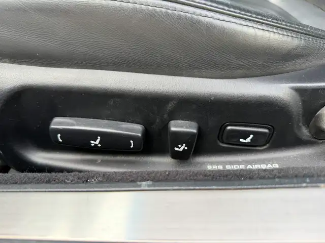 2004 Lexus SC 430 | Rear Wheel Drive | Convertible | Low Mileage - Photo 11
