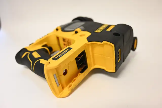 Dewalt Rotary Hammer Model DCH273 Tool Only USED in working - Photo 6