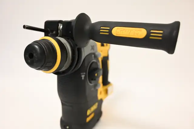 Dewalt Rotary Hammer Model DCH273 Tool Only USED in working - Photo 9