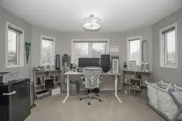 Private master bedroom for rent from June 1st - Photo 2
