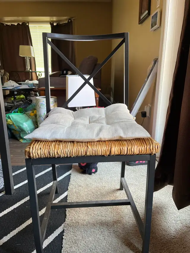2 dining room chairs for sale
