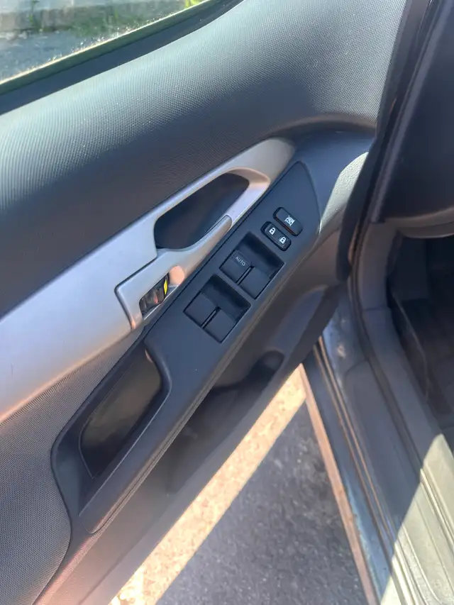 Toyota Matrix 1.8 l très fiable, très économique aucune taxes ! - Photo 5