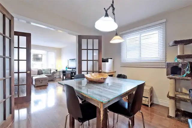 3 BEDROOM MAIN FLOOR IN WHITBY BUNGALOW - Photo 5