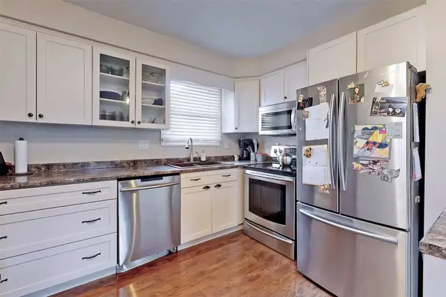 3 BEDROOM MAIN FLOOR IN WHITBY BUNGALOW - Photo 7