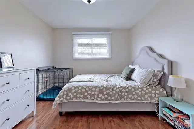 3 BEDROOM MAIN FLOOR IN WHITBY BUNGALOW - Photo 8