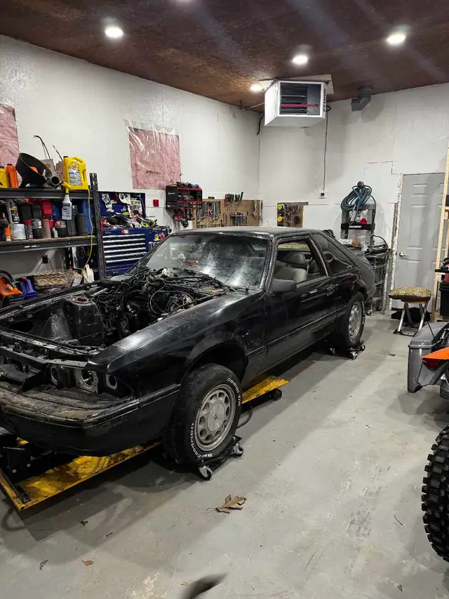 1988 Ford Mustang Project Car - Photo 2