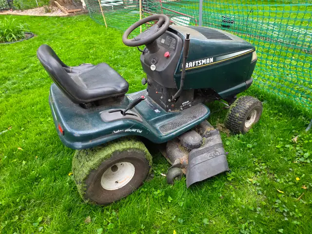 Craftsman Riding Mower Runs and cuts - Photo 2