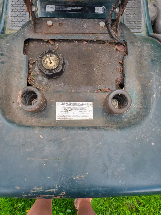 Craftsman Riding Mower Runs and cuts - Photo 8