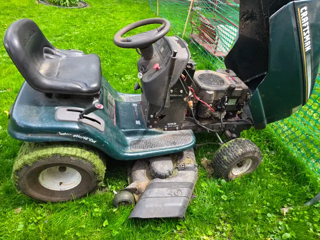 Craftsman Riding Mower Runs and cuts - Photo 9