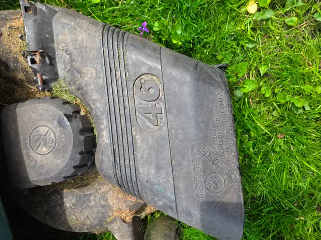 Craftsman Riding Mower Runs and cuts - Photo 10