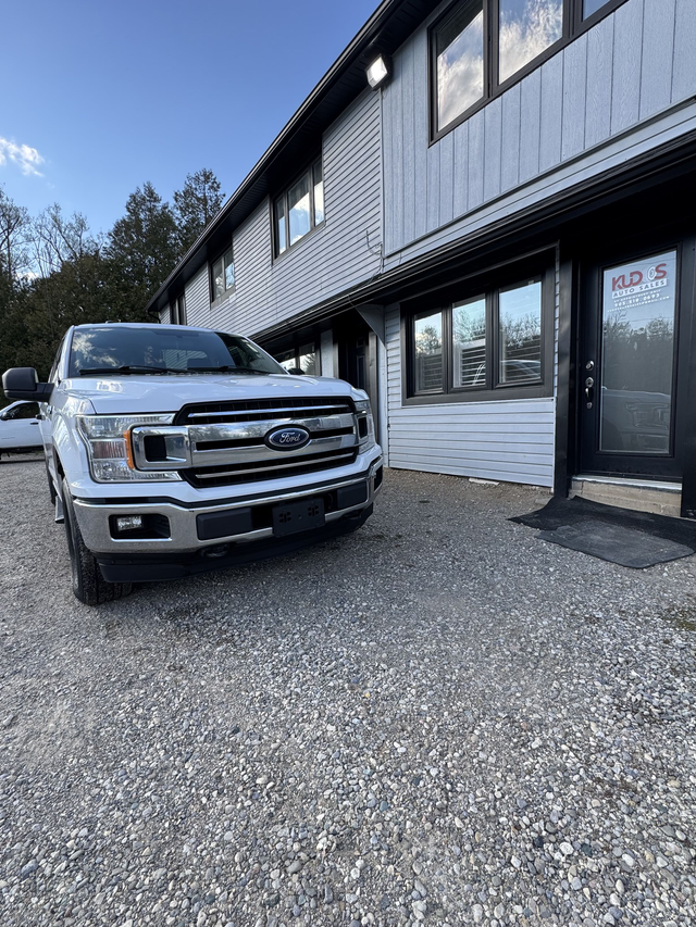 2018 Ford F-150 4x4 XLT 8 FT BOX WITH TONNEAU COVER — CERTIFIED