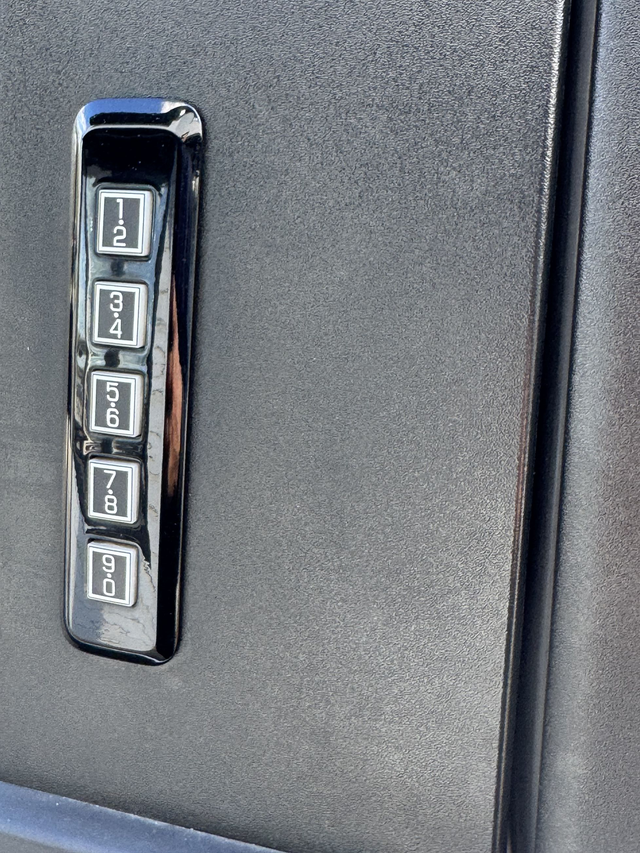 2018 Ford F-150 4x4 XLT 8 FT BOX WITH TONNEAU COVER — CERTIFIED - Photo 8