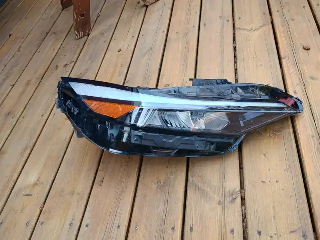 2025 Hyundai Elantra Right Headlight