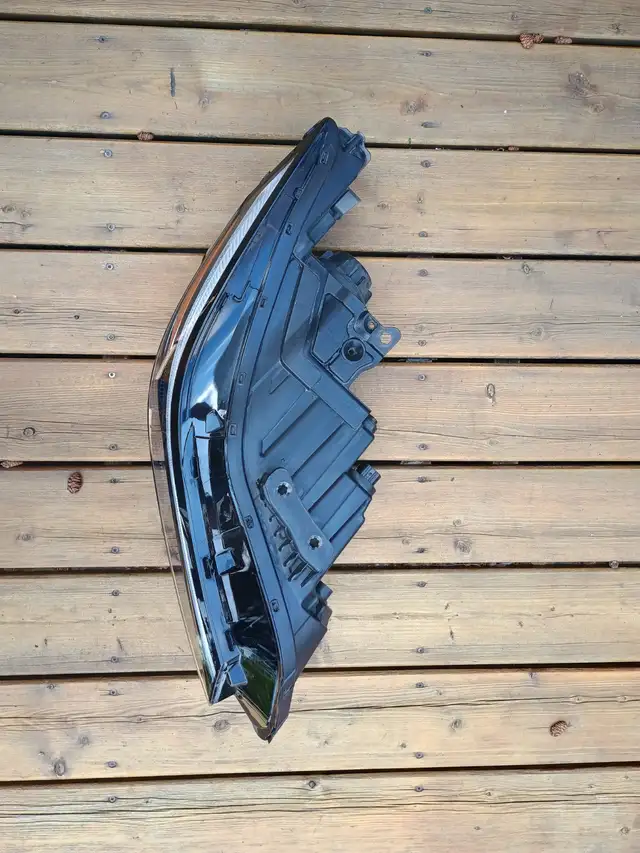 2025 Hyundai Elantra Right Headlight - Photo 2