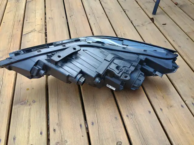 2025 Hyundai Elantra Right Headlight - Photo 3