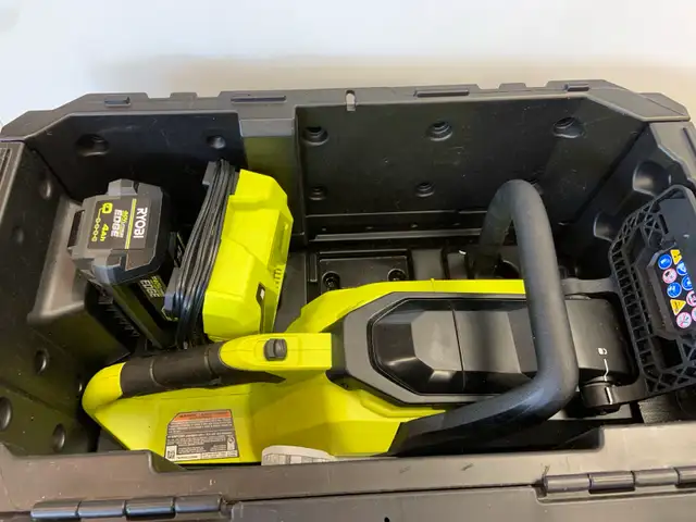 Ryobi 40v 18in Electric Chainsaw - Photo 5
