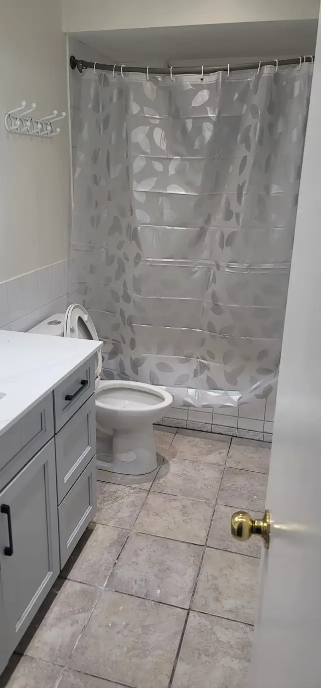 Full House With Basement For Rent in Brampton $2995 - Photo 7