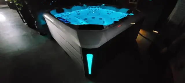 VEGA HOT TUB FOR SALE - Photo 3