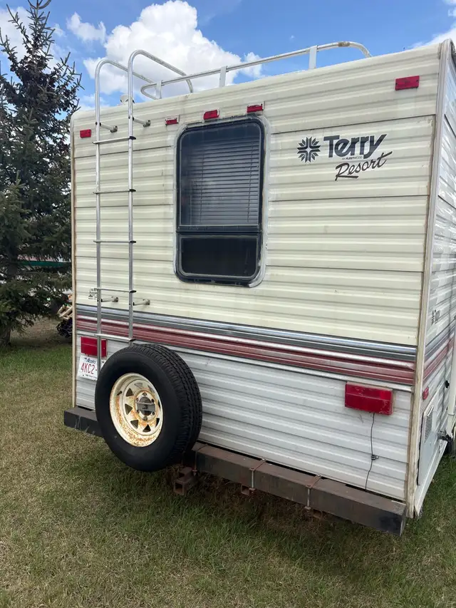 terry resort 5th wheel - Photo 4
