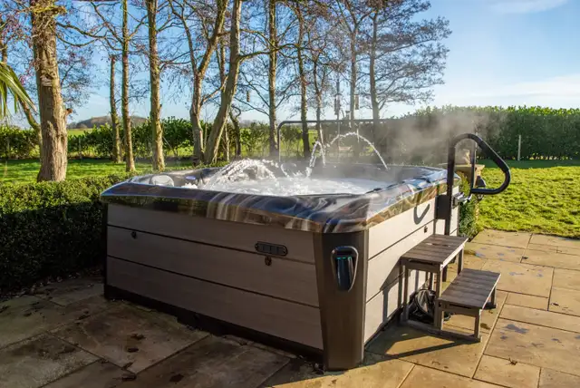 ORION HOT TUB FOR SALE