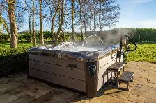 ORION HOT TUB FOR SALE