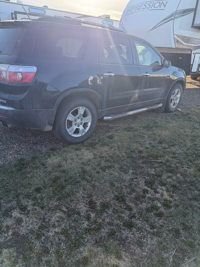 2009 GMC Acadia - Photo 2