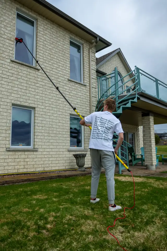 Professional Window Cleaning - Photo 3
