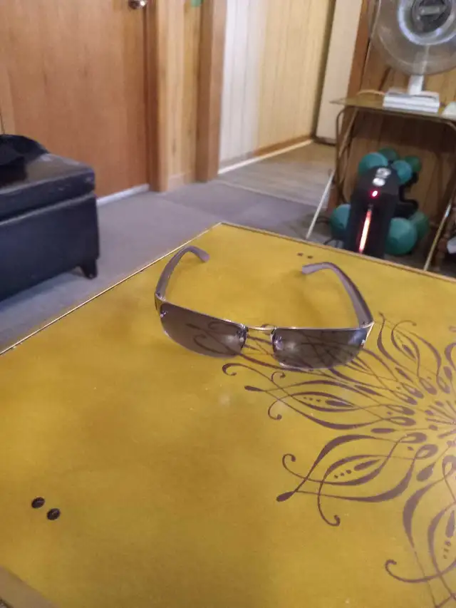 sunglasses - Photo 5