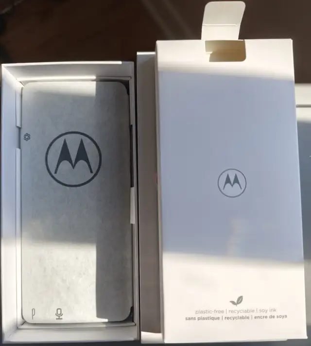 Motorala Edge 2025 5G 8 256GB - Photo 4