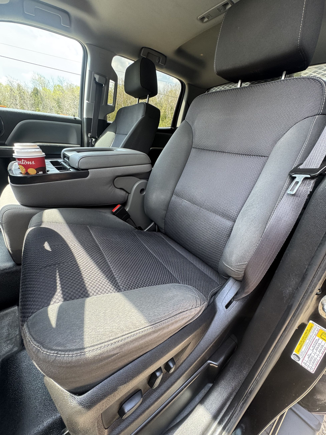 2016 Chevrolet Silverado 2500HD WITH TRUCK CAP 4x4 — CERTIFIED — - Photo 7