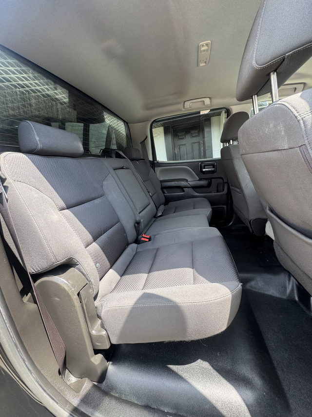 2016 Chevrolet Silverado 2500HD WITH TRUCK CAP 4x4 — CERTIFIED — - Photo 9