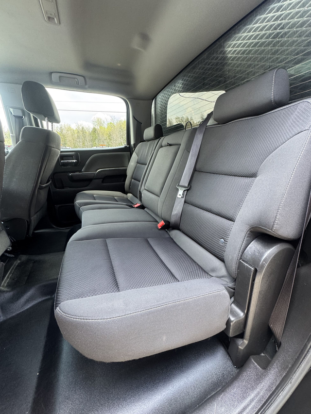2016 Chevrolet Silverado 2500HD WITH TRUCK CAP 4x4 — CERTIFIED — - Photo 11