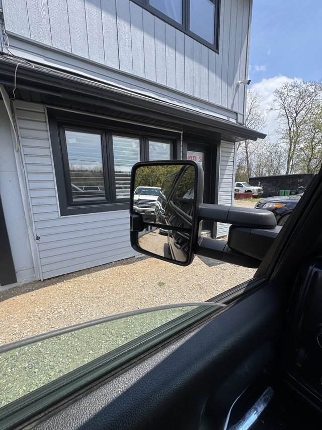 2016 Chevrolet Silverado 2500HD WITH TRUCK CAP 4x4 — CERTIFIED — - Photo 16