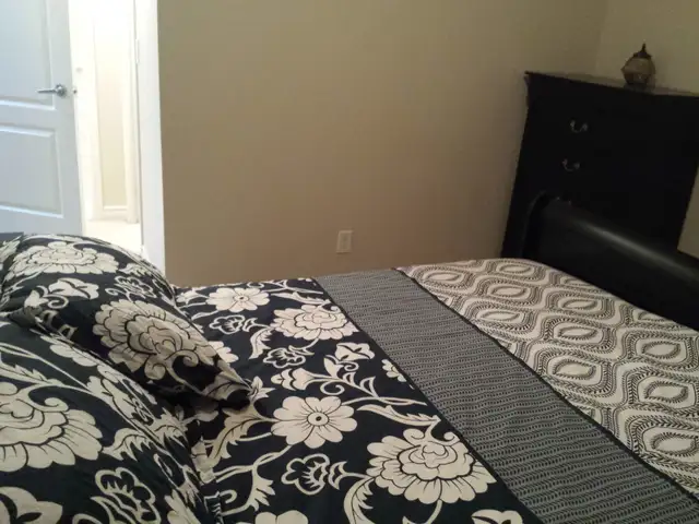 2 BEDROOMS DEN CLOSEST - SQ1 MALL, VIEW FURNISHED CANDO S/L RENT - Photo 2