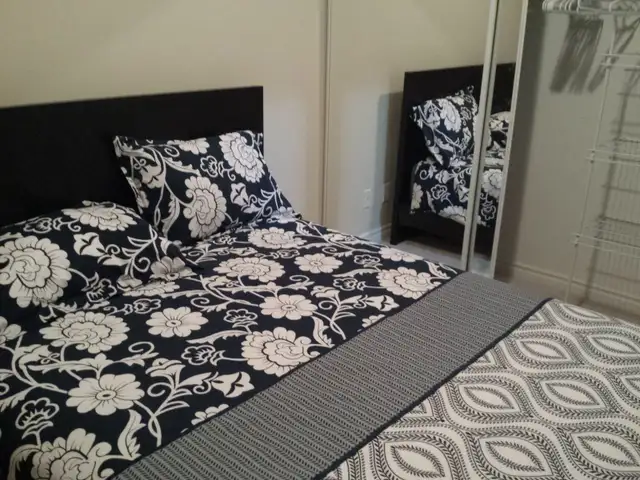 2 BEDROOMS DEN CLOSEST - SQ1 MALL, VIEW FURNISHED CANDO S/L RENT - Photo 5