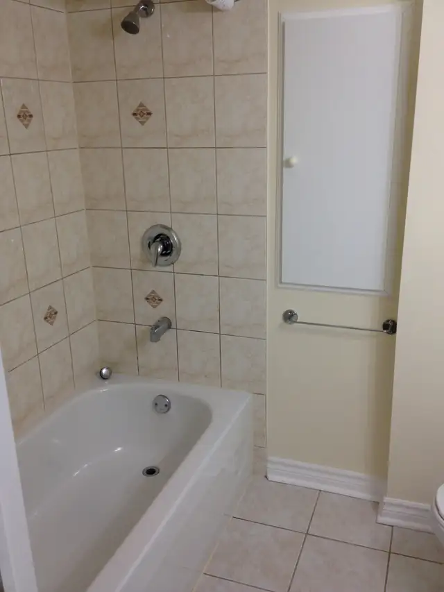 2 Bedroom Basement Apartment - Photo 6