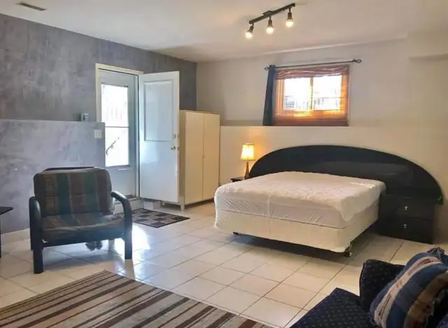 UNFURNISHED BACHERLOR APATMENT 1 BEDROOM 1 BATHROOM