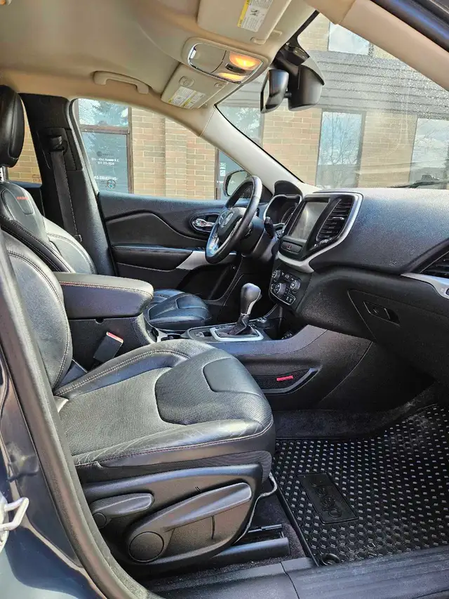 2017 Jeep Cherokee Trailhawk 3.2L V6 4X4 - Photo 7