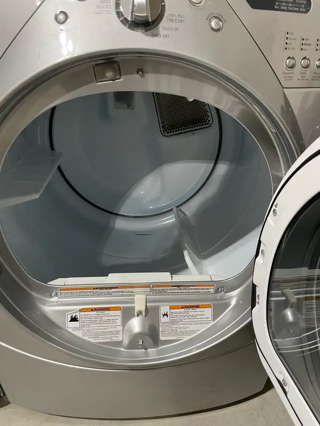 Whirlpool Washer/Dryer - Photo 5