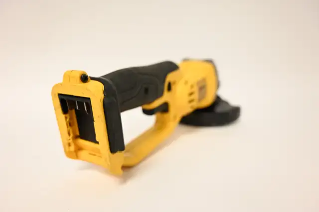 Dewalt Grinder DCG412 20V 4-1/2' USED in working Tool Only - Photo 5