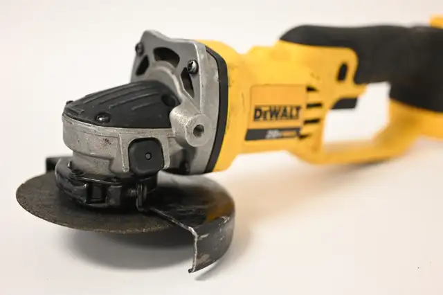 Dewalt Grinder DCG412 20V 4-1/2' USED in working Tool Only - Photo 8