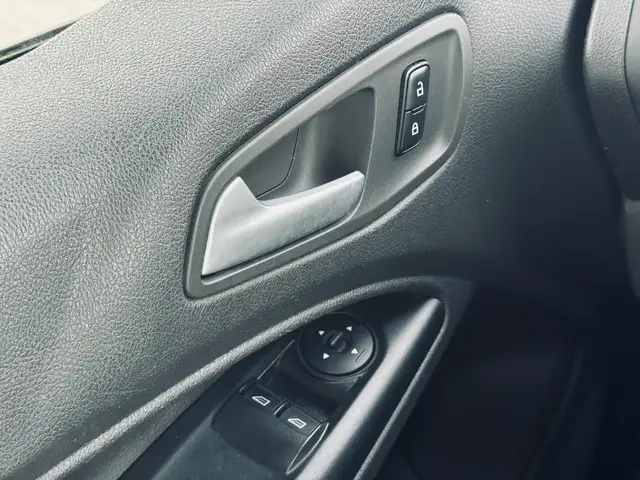 2017 Ford Transit Connect XLT w/Dual Sliding Doors - Photo 17