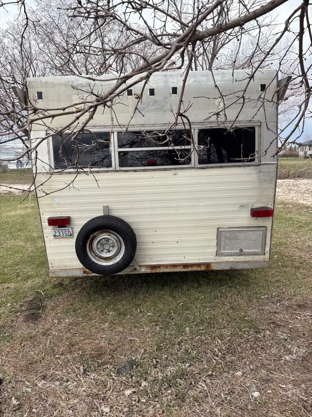 Shasta Trailer 14ft - Photo 3