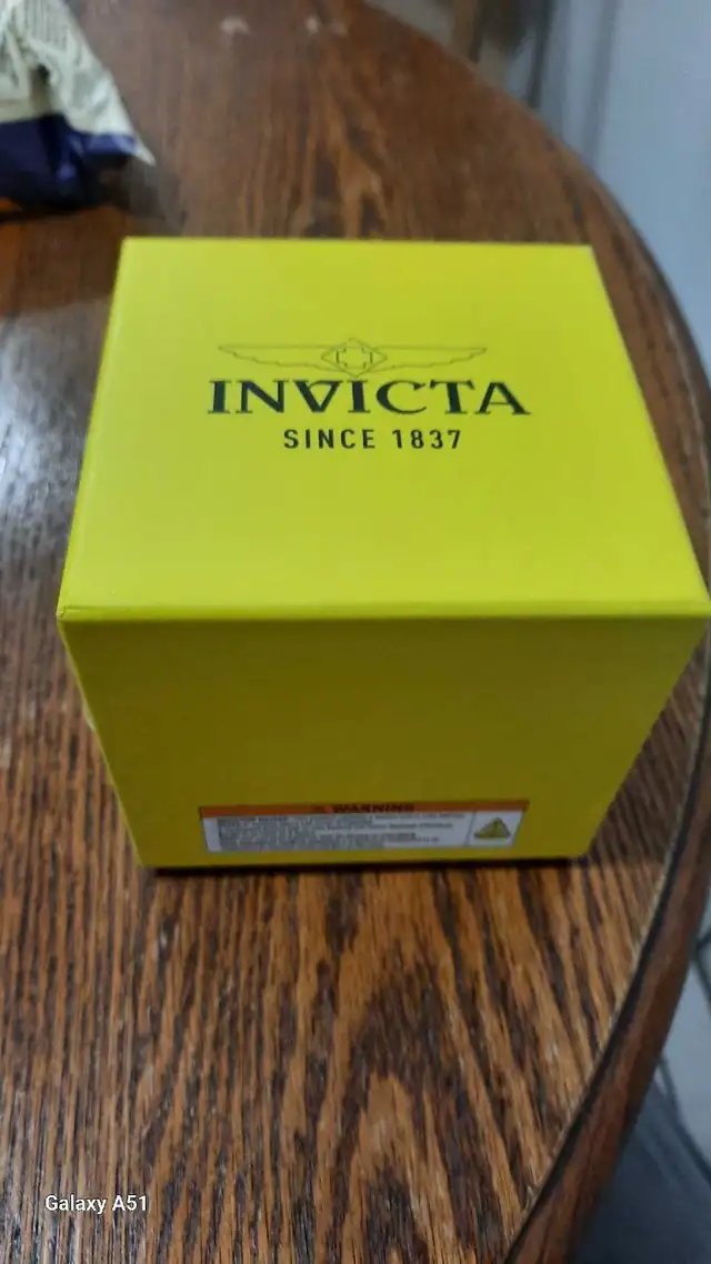 Invicta Watch $200 - Photo 3