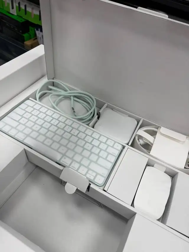 Apple iMac 24' M3 4.5K Retina Green with Magic Keyboard Mouse - Photo 3